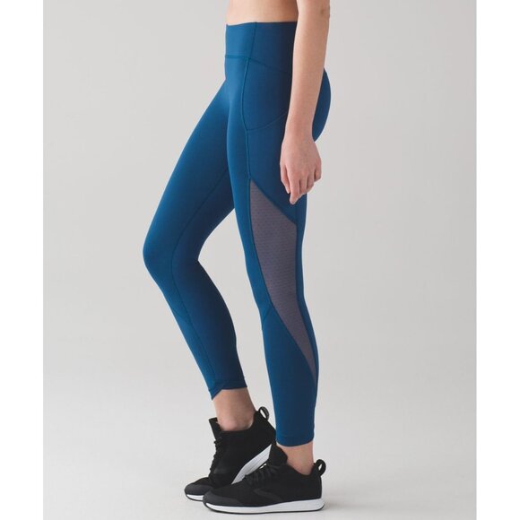 lululemon Sole Training 7/8 Tight Mesh High Waist size 10 Blue